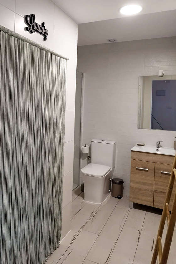 Cuarto de baño y lavandería